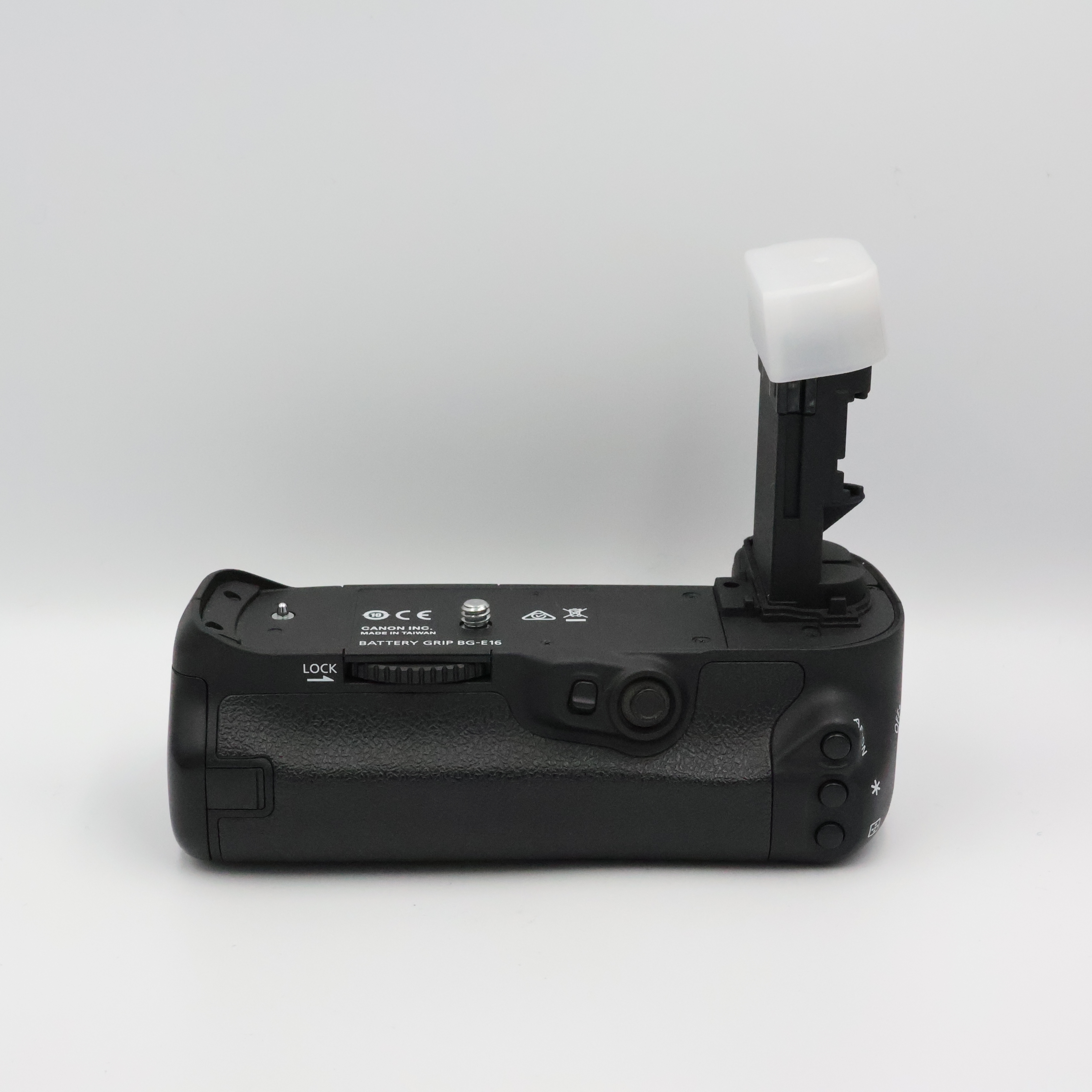 S-H-7D8AVD_7.jpg - Canon 7D II + BG-E16 Battery Grip - Image 6