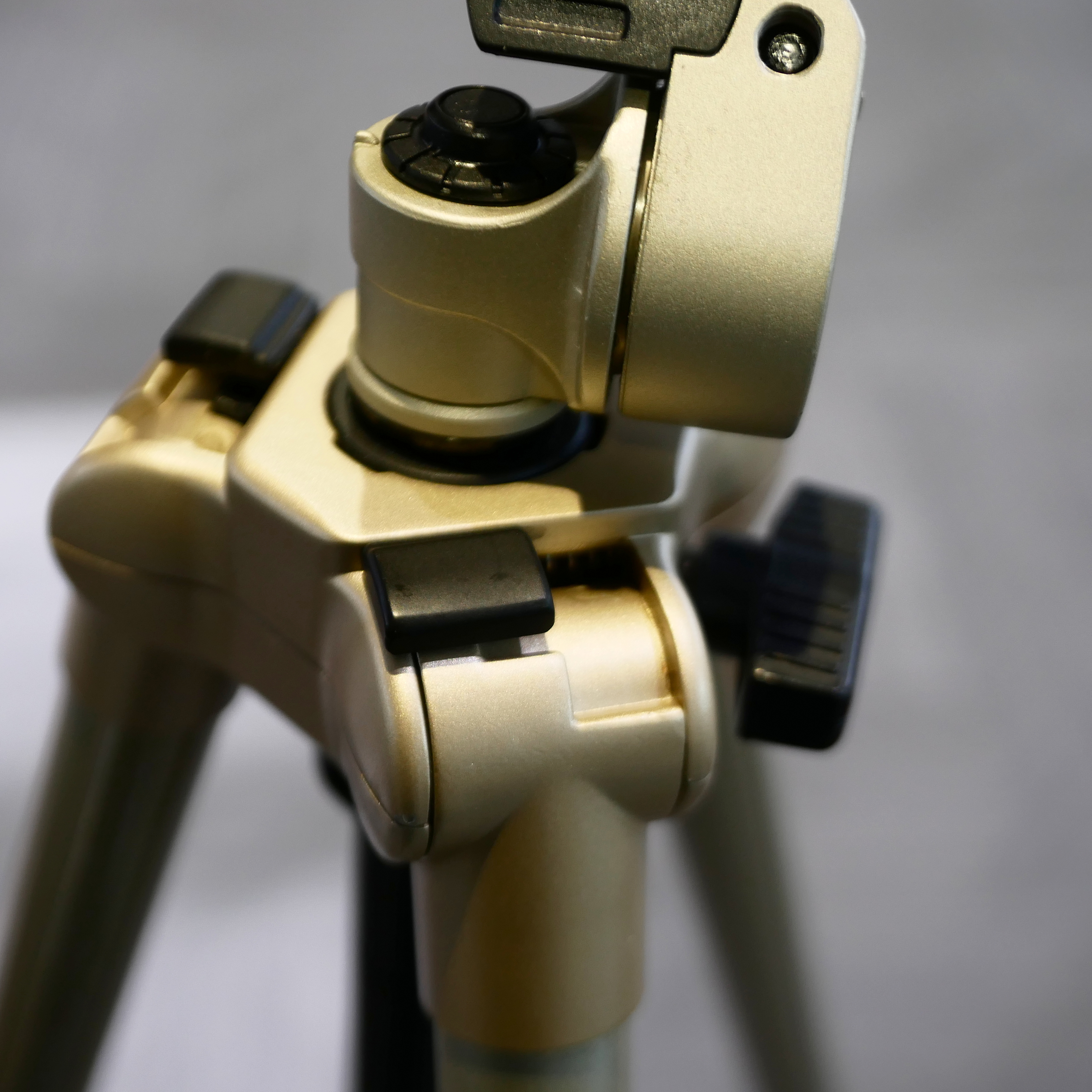 S-H-87UEHM_5.jpg - Velbon PHD-31Q Ultra Max i F Tripod  - Image 5