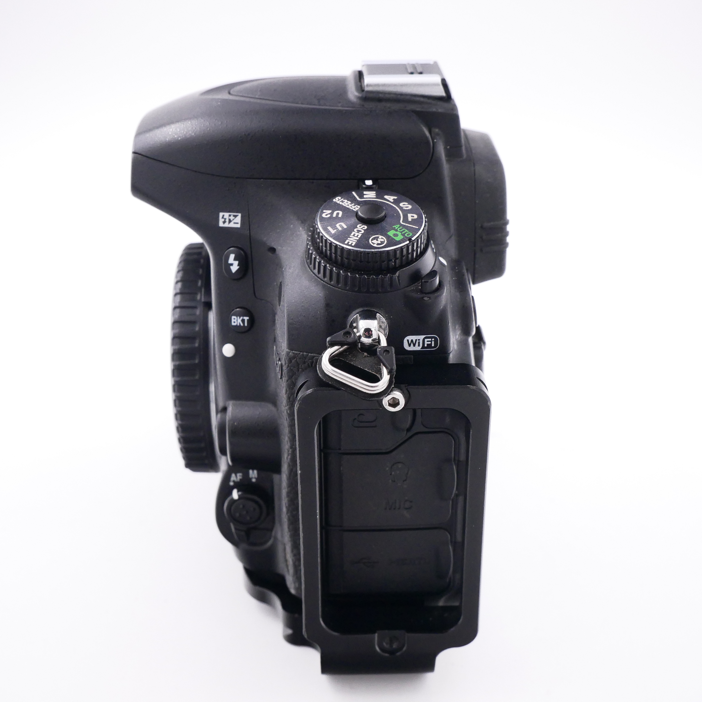S-H-8CN74H_3.jpg - Nikon D750 Body + L-Bracket 17,800 Frames - Image 2
