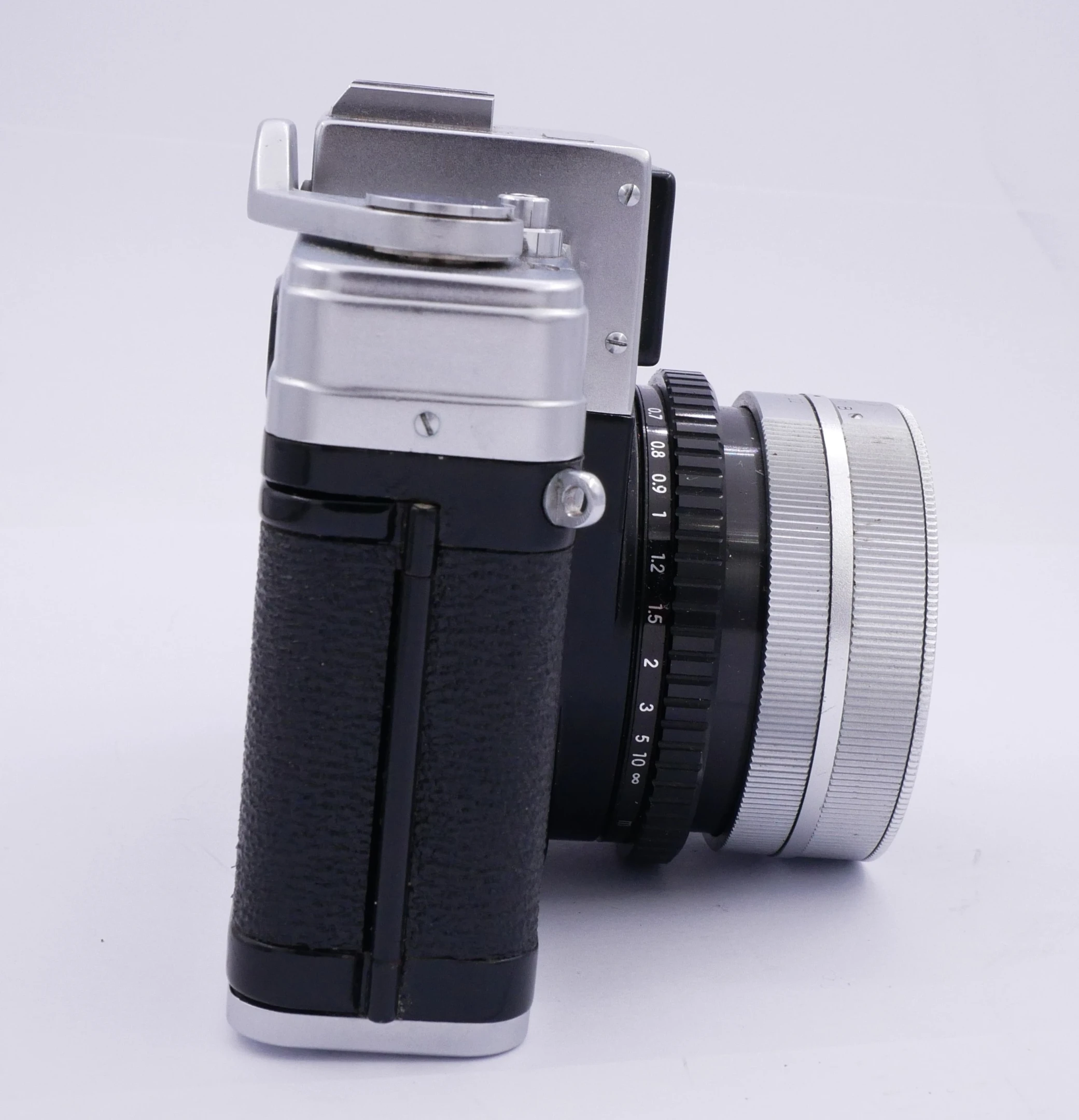 S-H-8ER26H_2.webp - Nikkorex 35mm Film Camera - Image 1