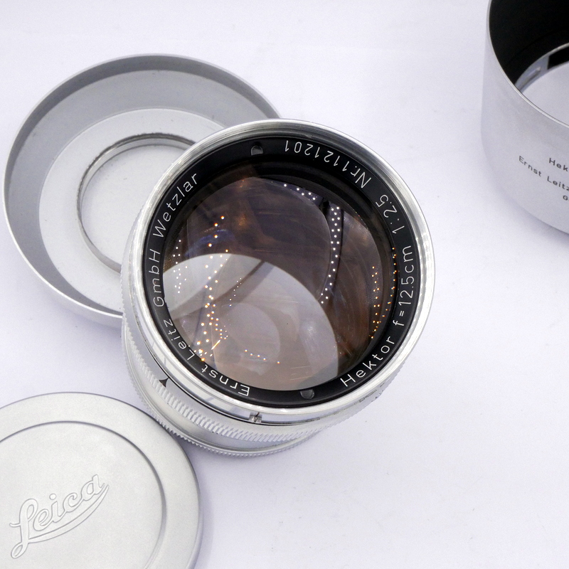 S-H-9HRNXK_4.jpg - Leitz MF 12.5cm F/2.5 Hektor Lens with Hood and Caps - Image 1