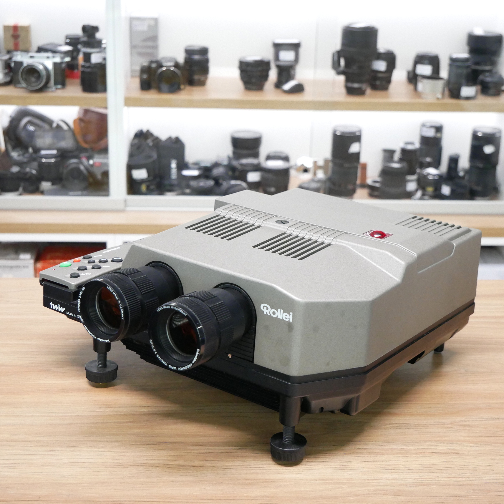 P3340165.JPG - Rolleivision Twin MSC 300P Slide Projector - Image 1
