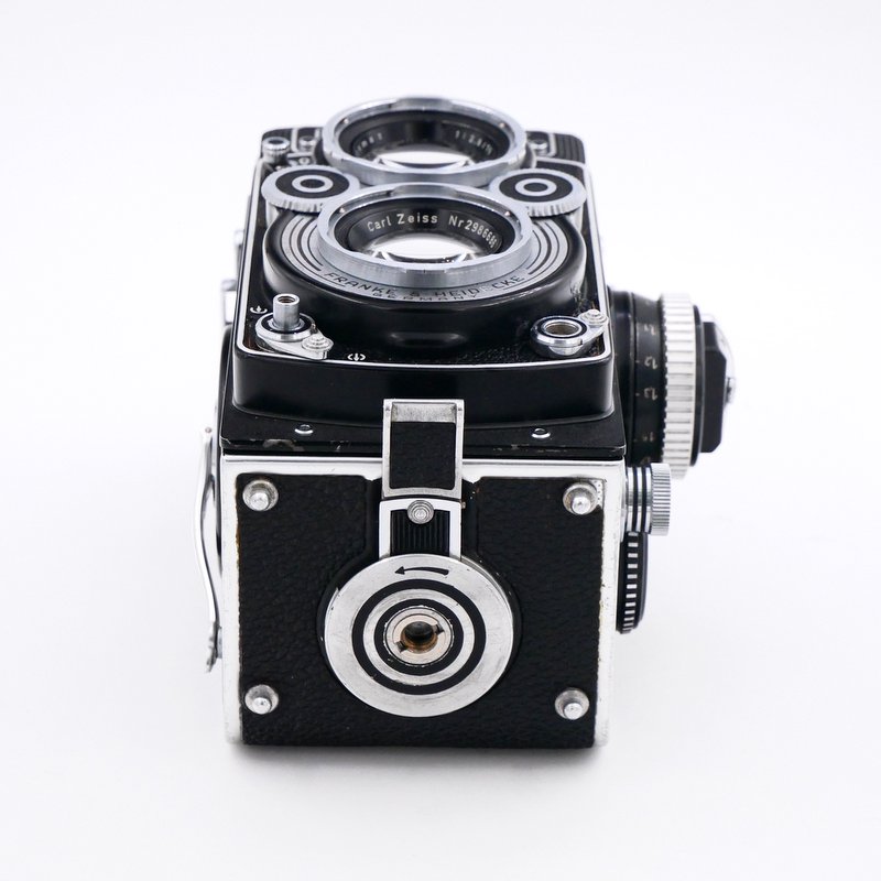 S-H-A4H856_4.jpg - Rolleiflex 3.5F Model 2 - Circa 1960 - Image 1