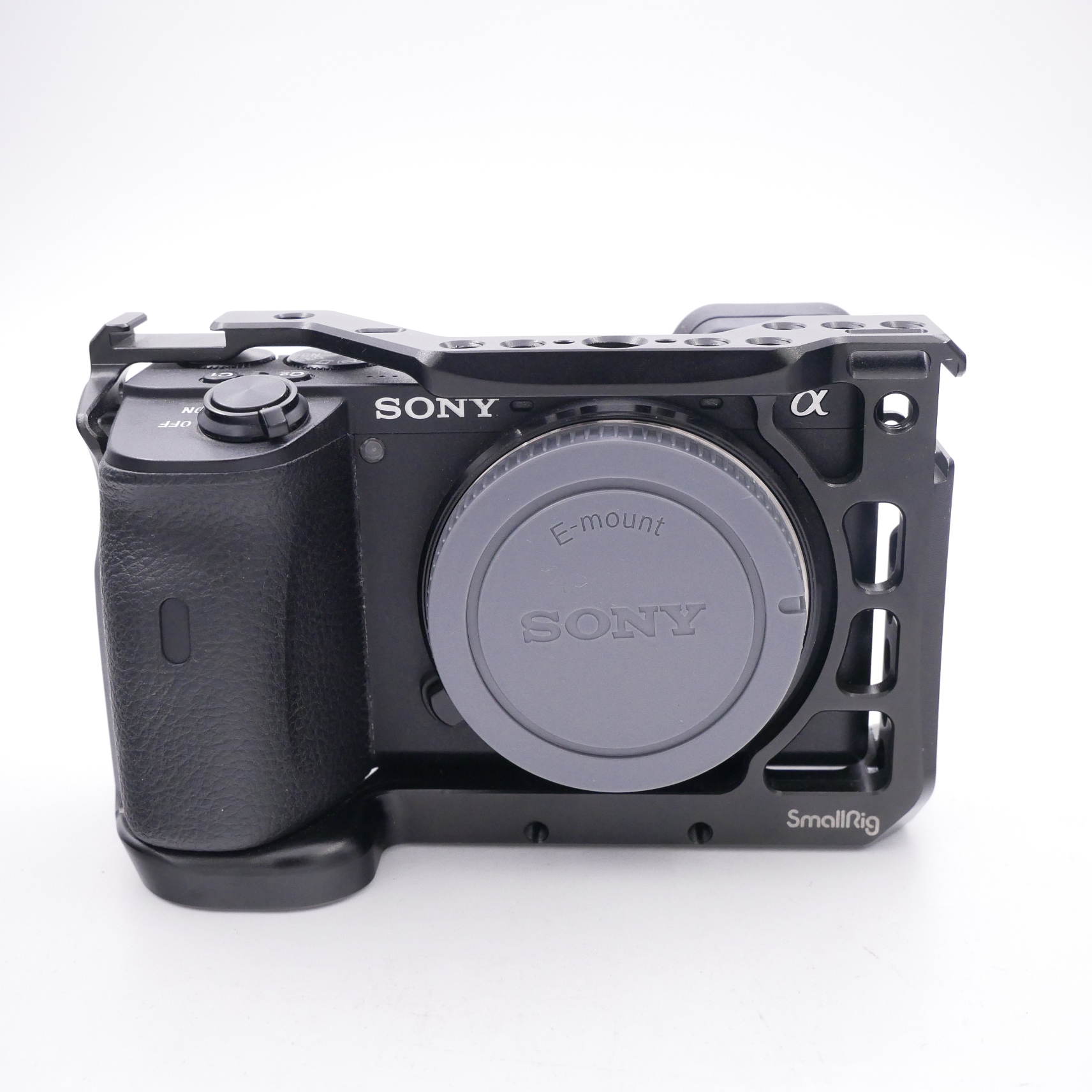 Sony A6600 + SmallRig Cage - Best Available Image