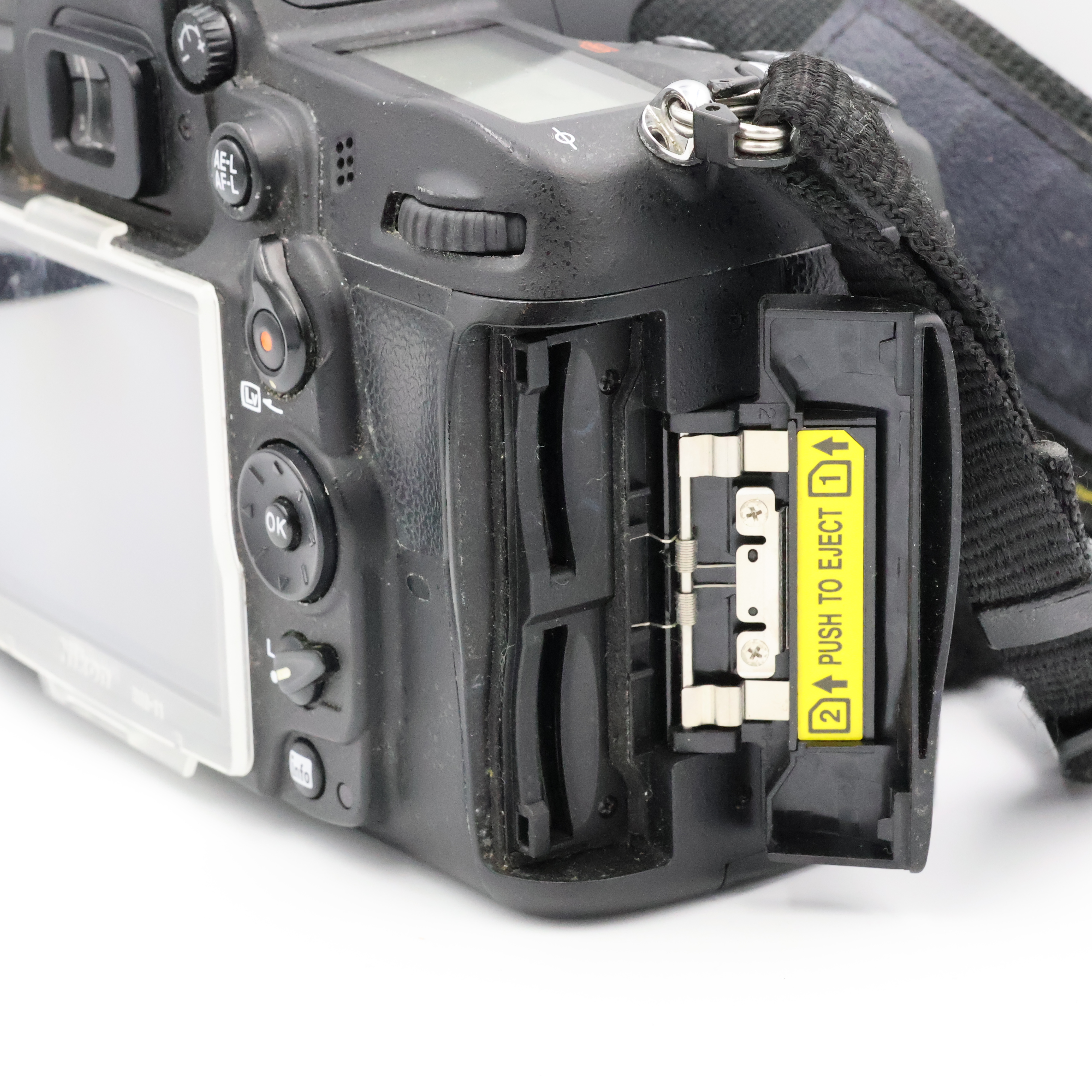 S-H-DV9WAK_3.jpg - Nikon D7000 Body - Image 2