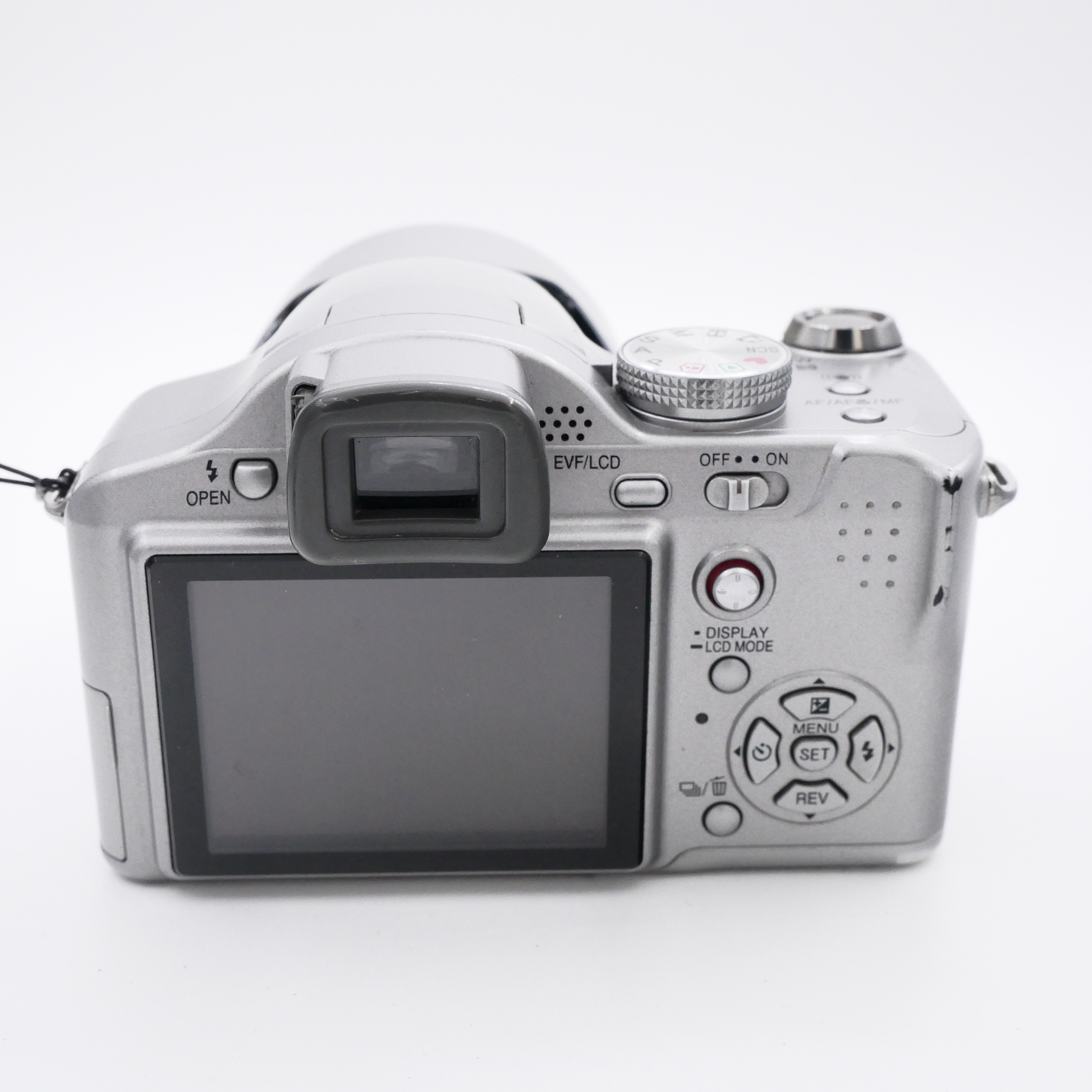 S-H-EKHJTW_2.jpg - Panasonic Lumix DMC-FZ8  - Image 2