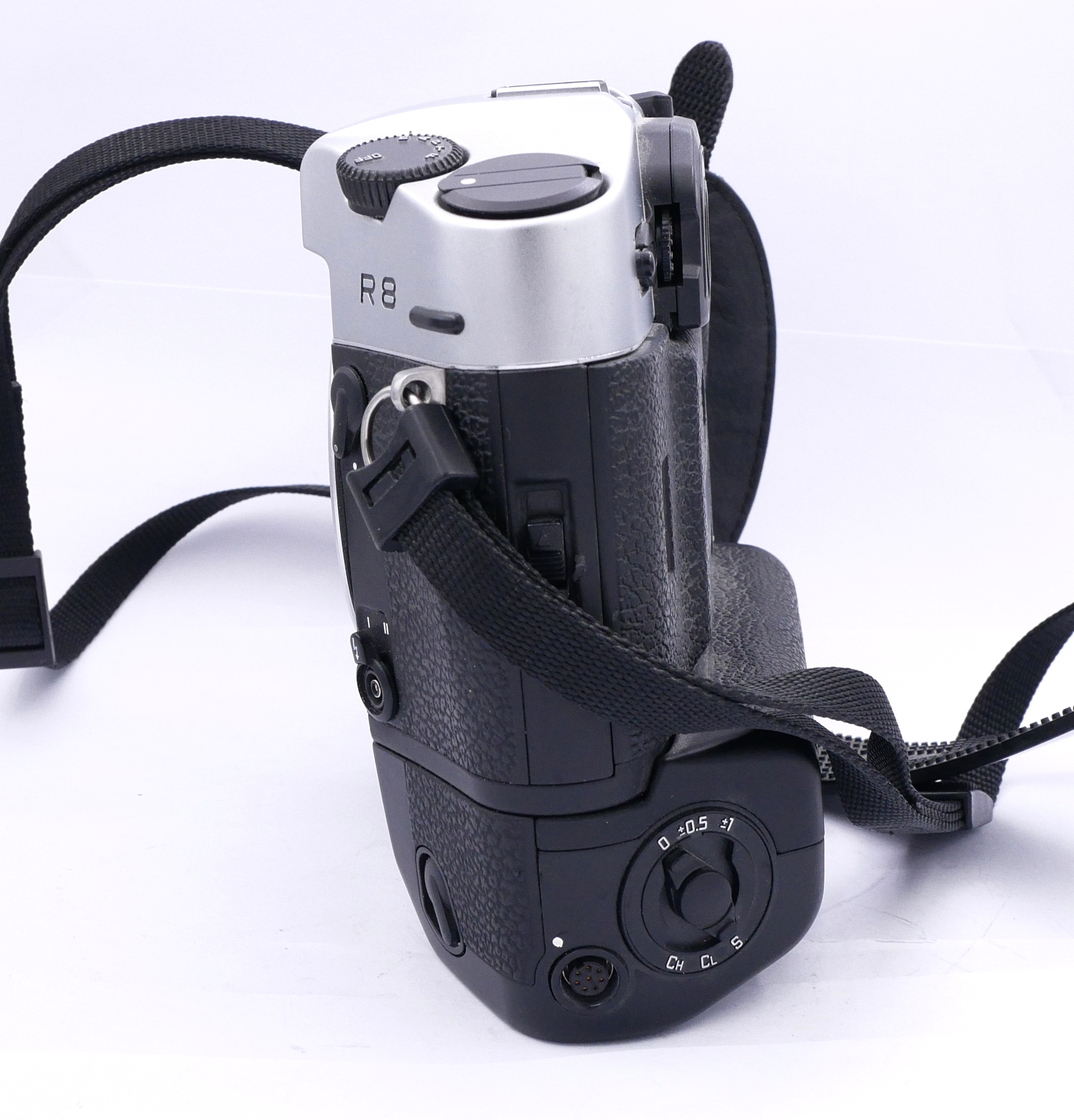 S-H-F6XPRE_2.jpg - Leica R8 with drive  - Image 2