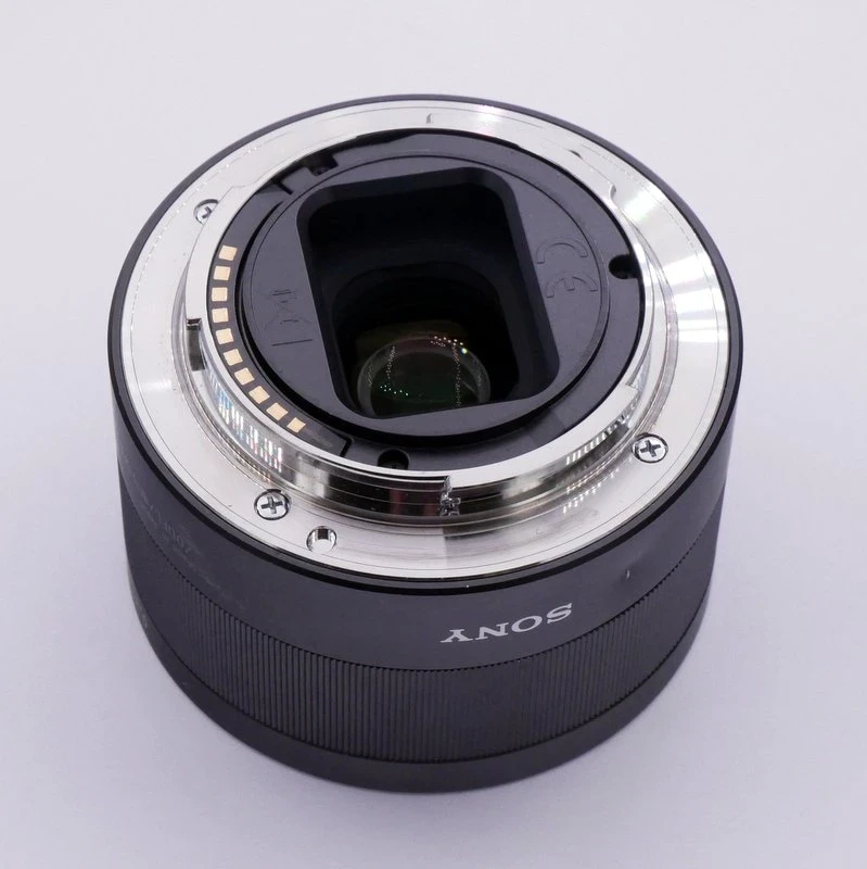 S-H-FSUYLX_3.webp - Zeiss AF 35mm F/2.8 ZA T* Sonnar Lens in Sony FE Mount - Image 1