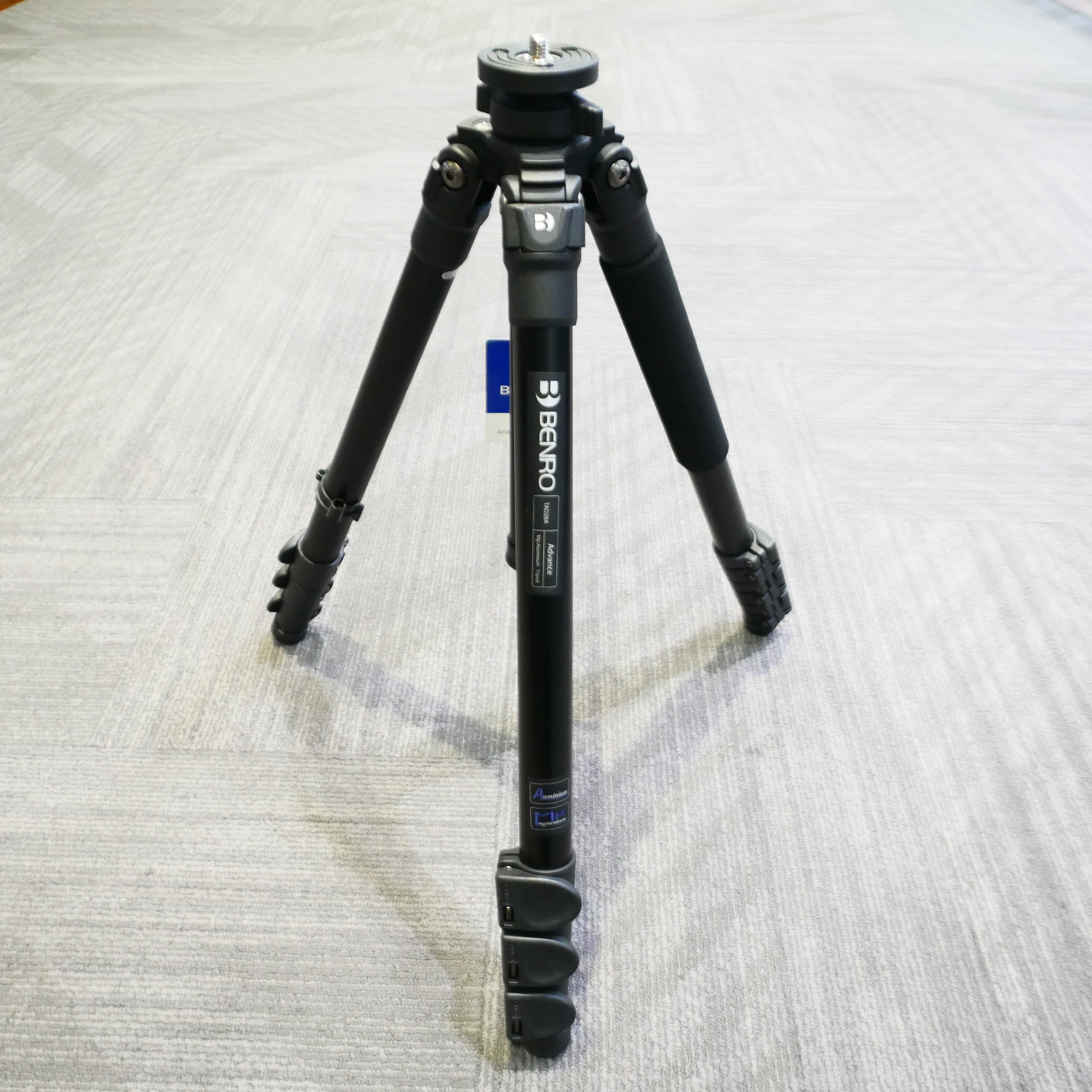 S-H-K7NPH2_2.jpg - Benro Adavance TAD28A Tripod  - Image 1