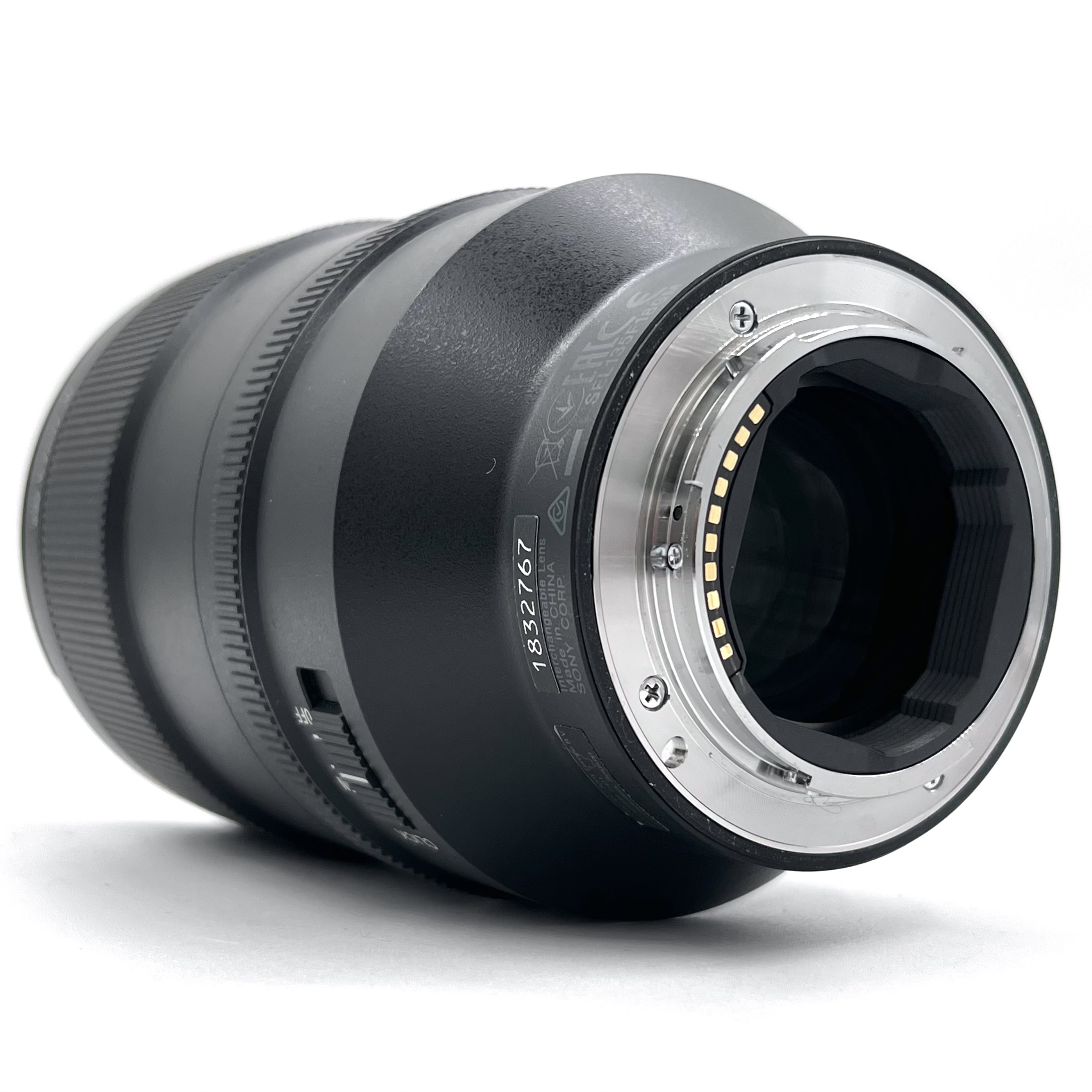S-H-KHLC8H_4.jpeg - Sony FE 135mm F/1.8 GM Lens - Image 3