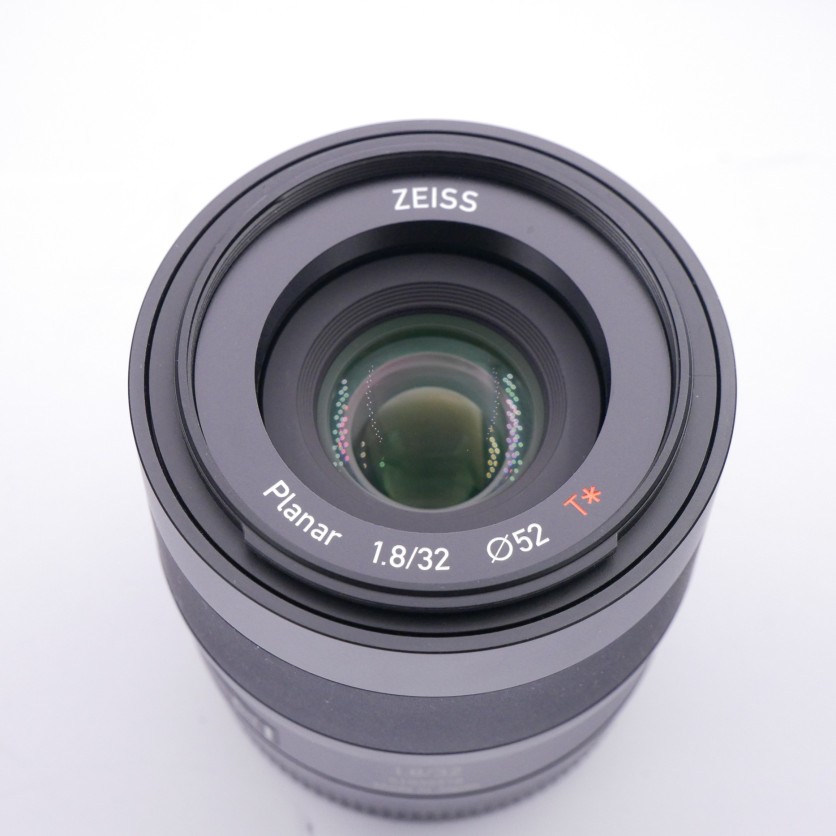 S-H-KXF5A9_2.jpg - Zeiss AF 32mm F/1.8 T* Planar Touit Lens in Sony E Mount (was $829) - Image 2