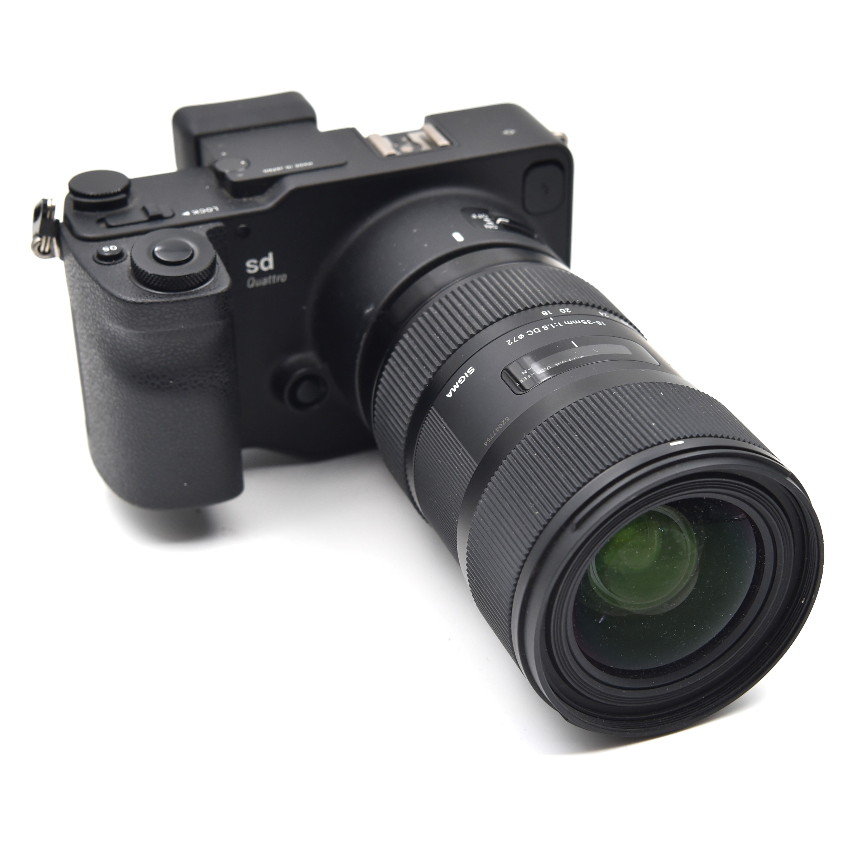 S-H-L3KDE7_4.jpg - Sigma SD Quattro Camera + Lenses Kit - Image 2