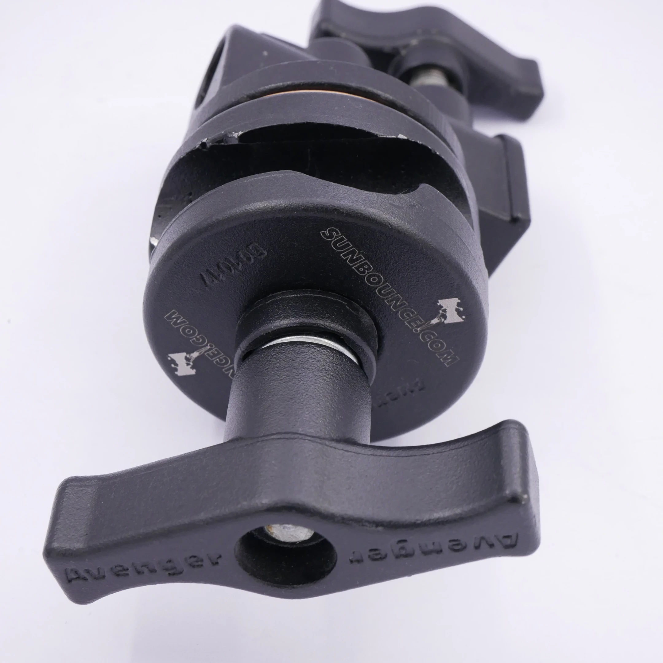 S-H-LMYV5C_2.webp - Manfrotto Avenger D200CSB w/16mm/ 5/8in Receiver, T-Knob - Image 2