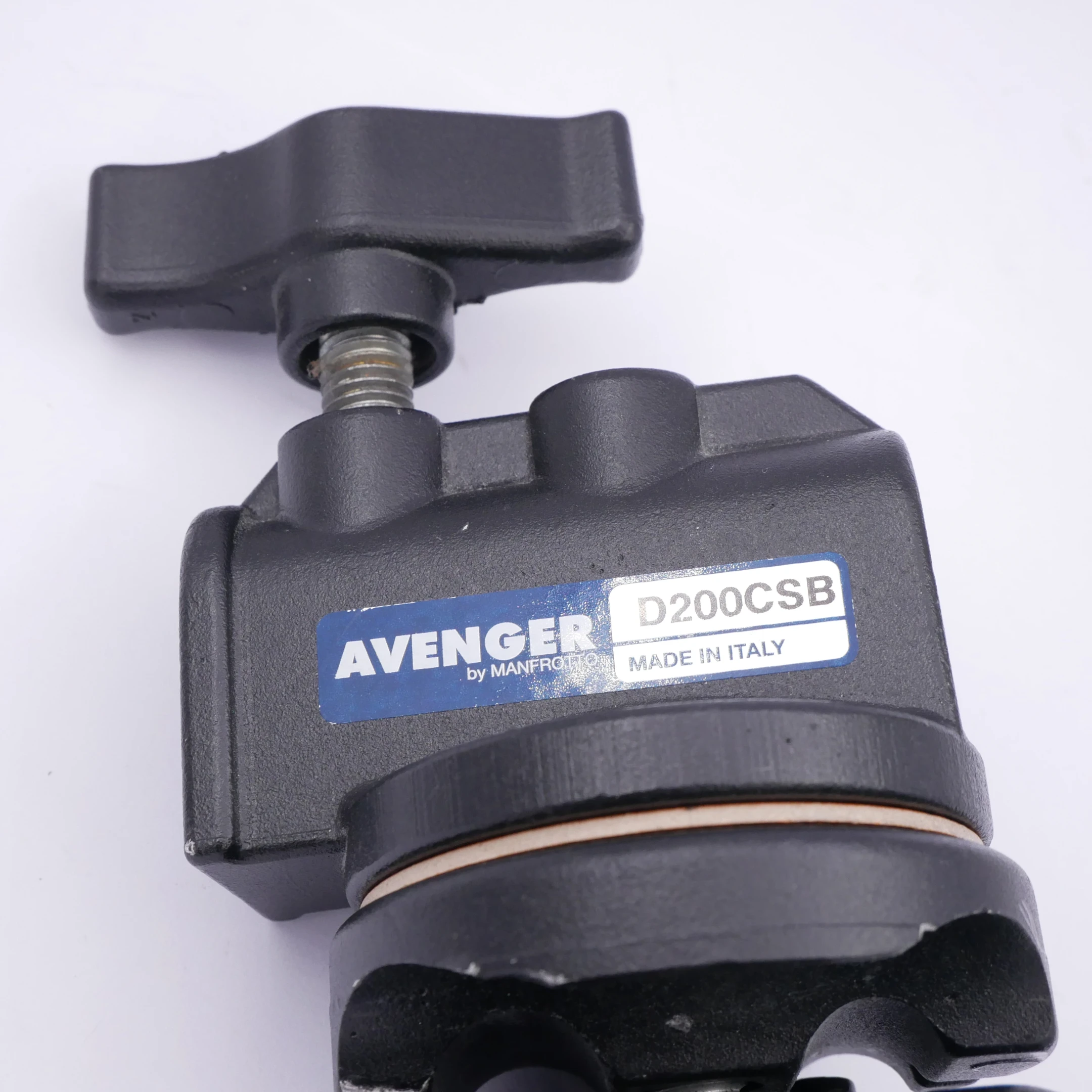 S-H-LMYV5C_3.webp - Manfrotto Avenger D200CSB w/16mm/ 5/8in Receiver, T-Knob - Image 1