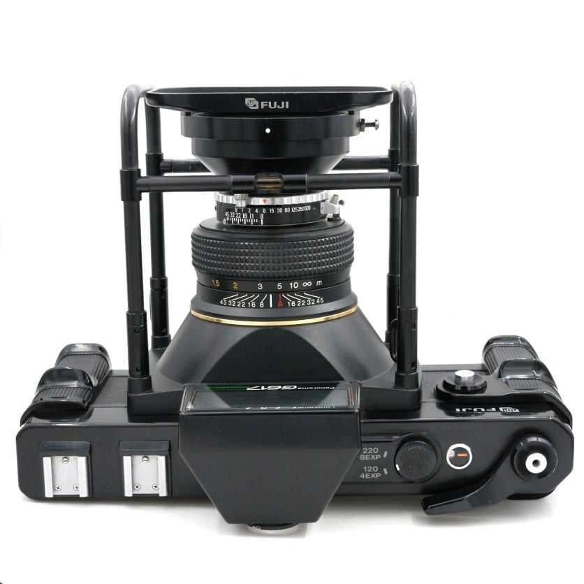 S-H-M9EX4E_3.jpg - Fujifilm G617 Professional + Center Filter + Hood + Case