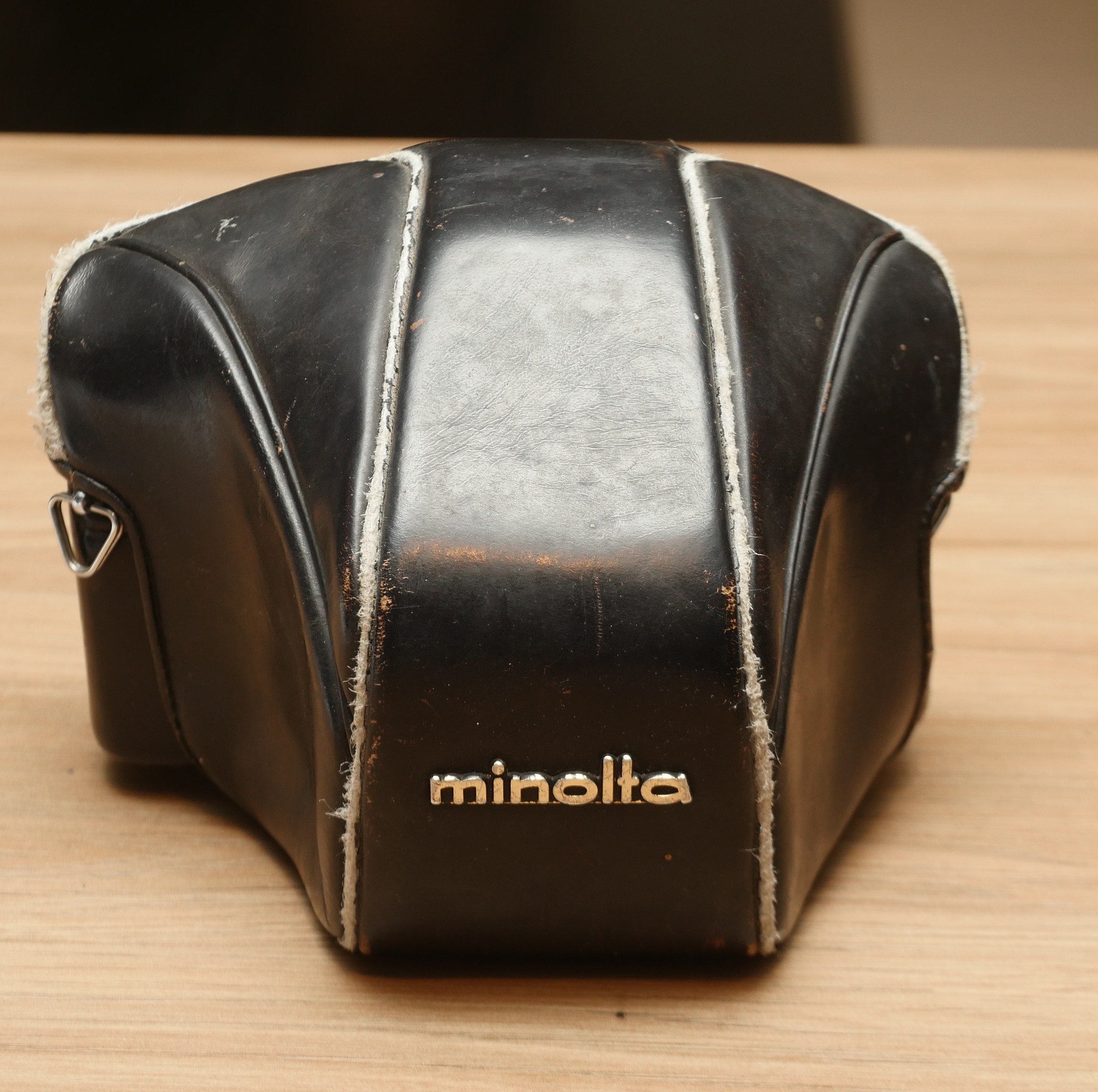S-H-NA8W8F_3.jpg - Minolta SRT303 Film Camera - Image 2