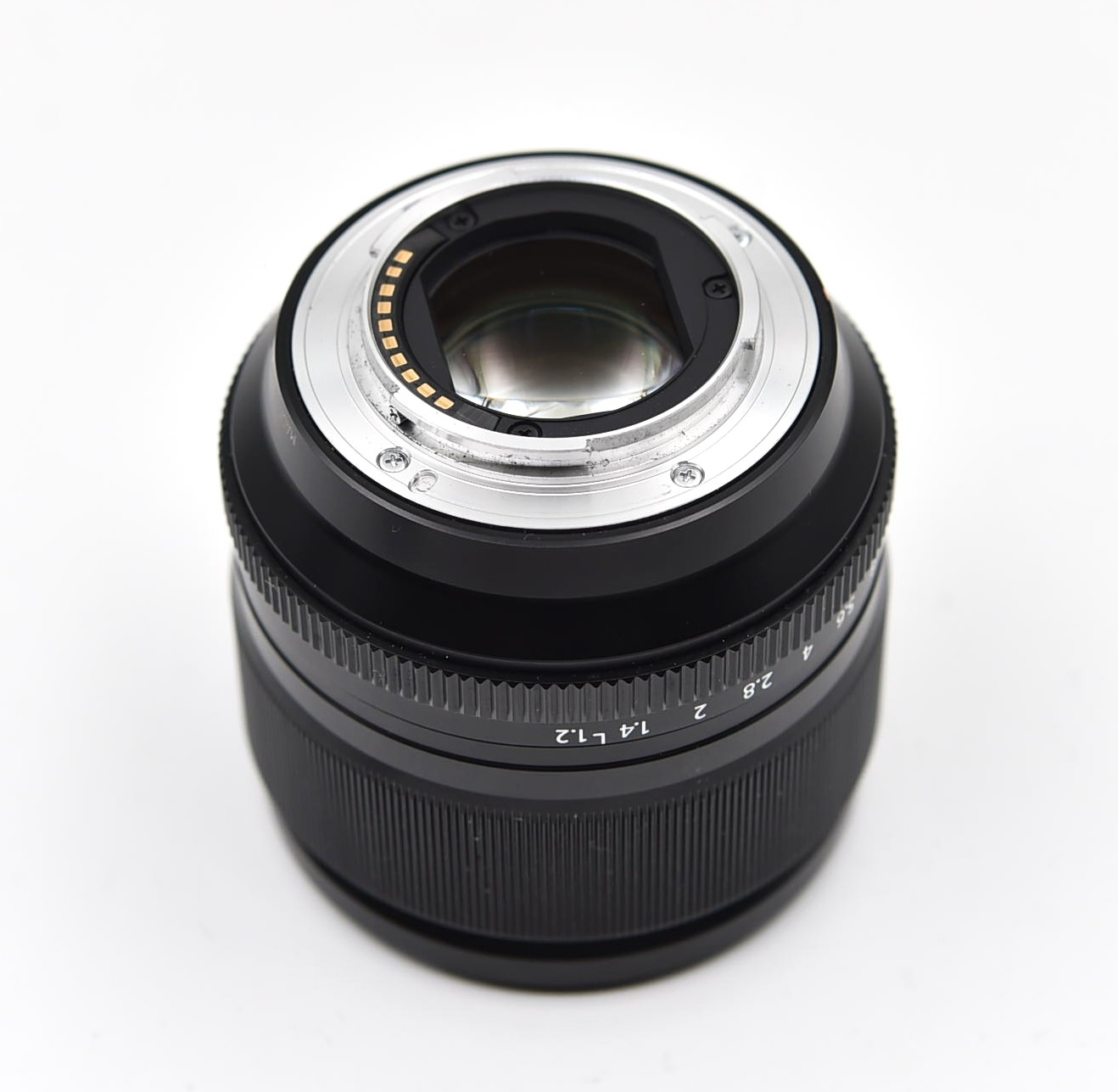 S-H-RLSUS3_4.jpg - FUJIFILM XF 56mm f/1.2 R  Lens - Image 3