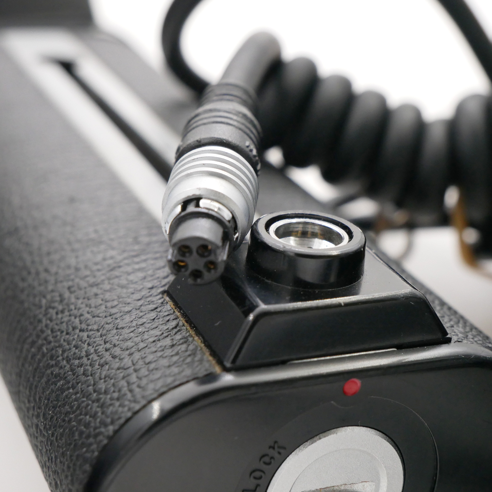 S-H-RWPC67_2.jpg - Olympus Power Bounce Grip 2  - Image 3