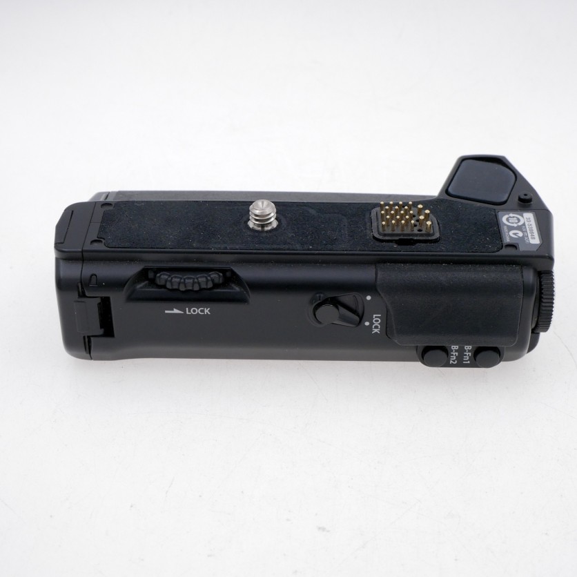 S-H-SKXV4E_4.jpg - Olympus HLD-6 Battery & Grip Holder (E-M5)