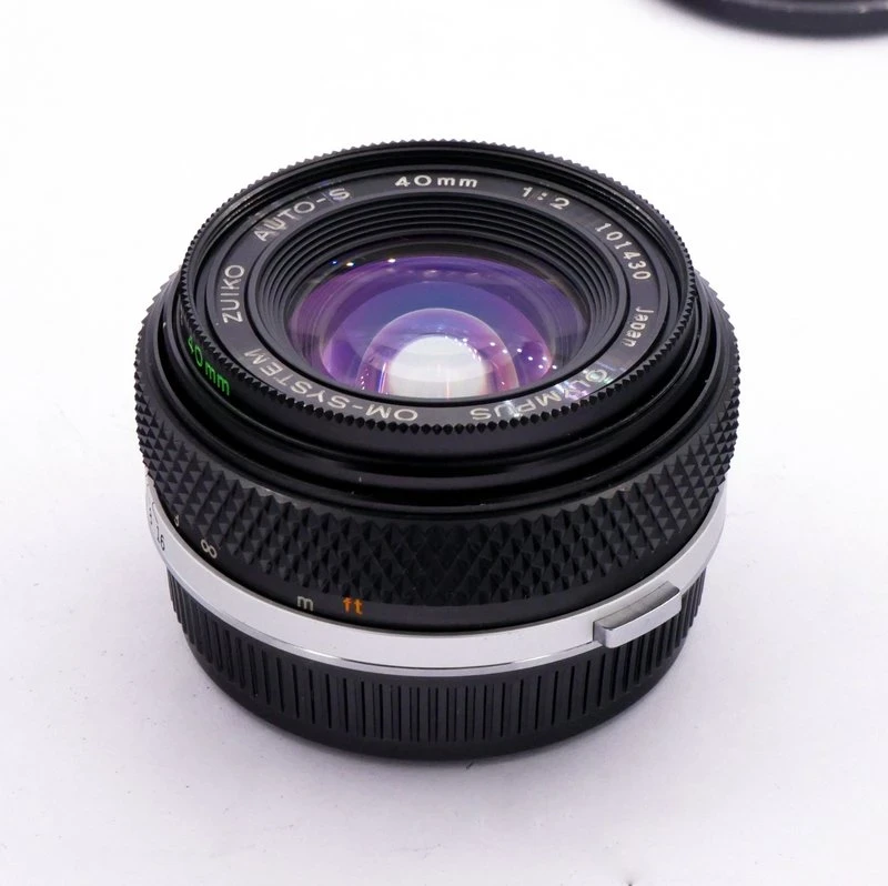 S-H-TSCEE3_3.webp - Olympus MF 40mm F/2 Zuiko Lens in OM Mount - Image 1