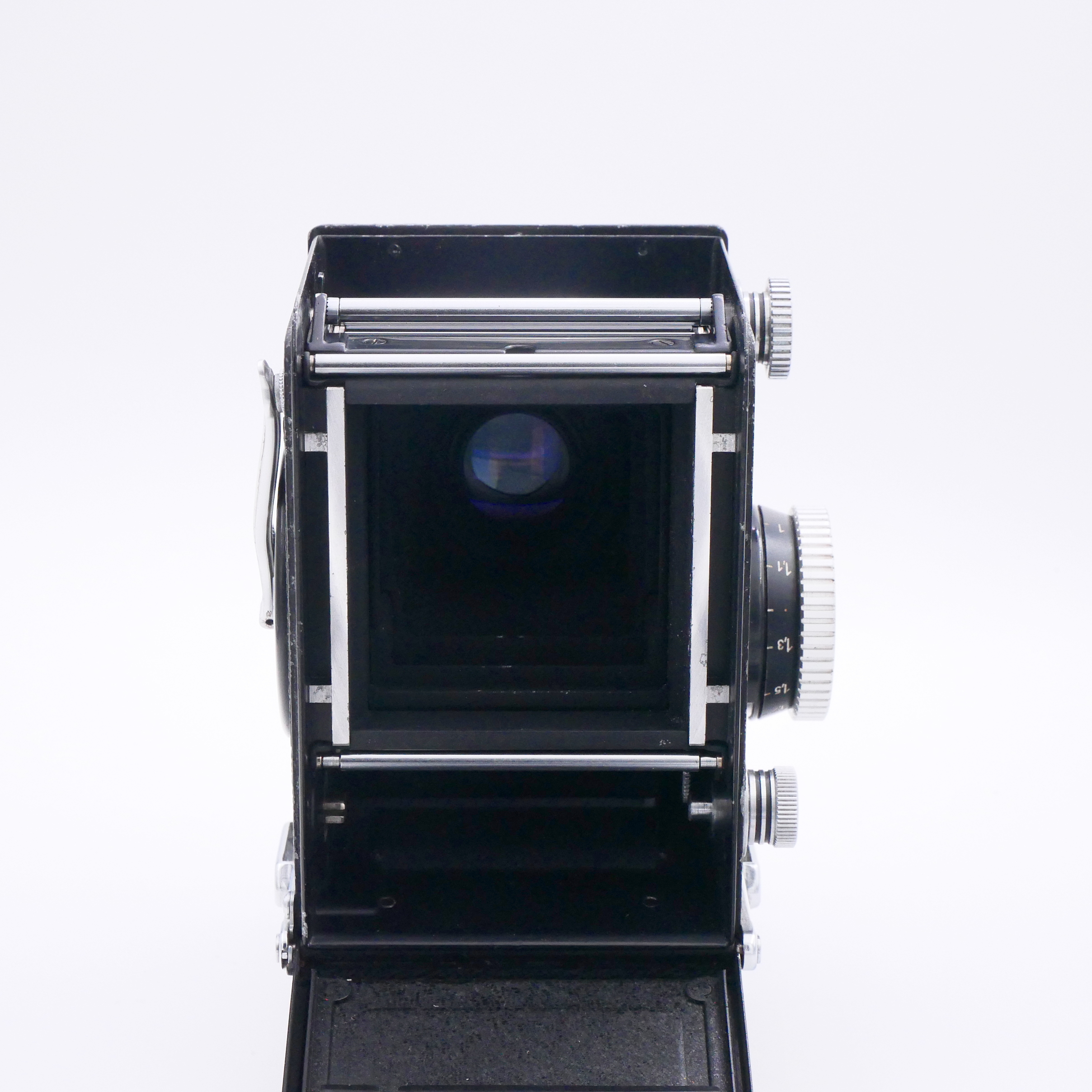 S-H-UNHKN9_2.jpg - Rolleiflex 3.5E TLR Camera w/ Schneider Xenotar 75mm F3.5 - Image 1