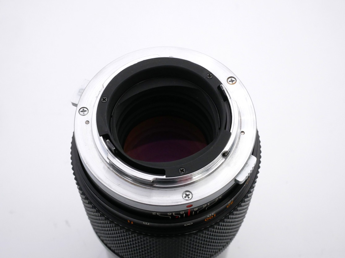 S-H-W3YDN_2.jpg - Olympus E.Zuiko Auto-T 200mm F/4 Lens (OM Mount)