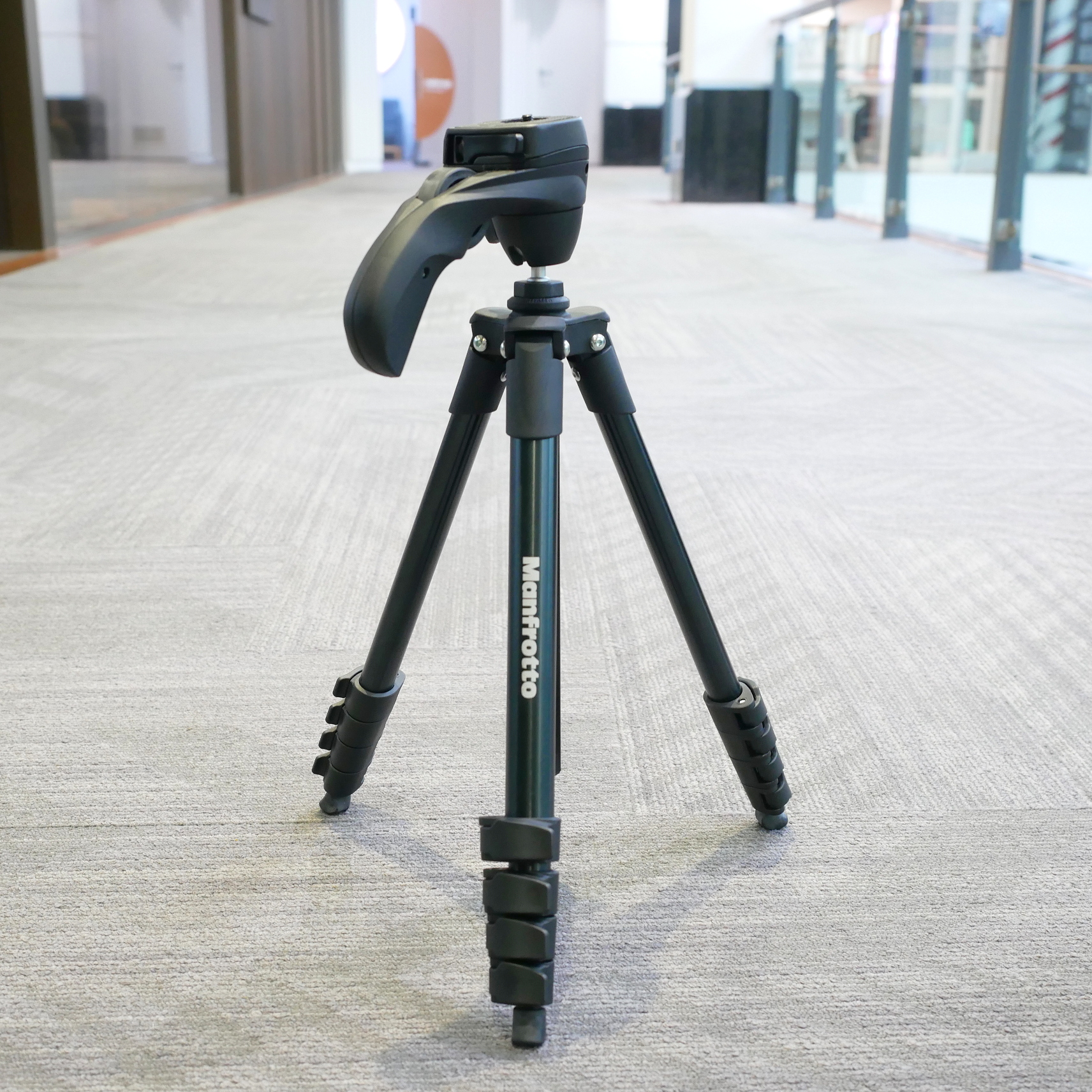 Best image for Manfrotto Compact Action MKCompact ACN-BK Tripod