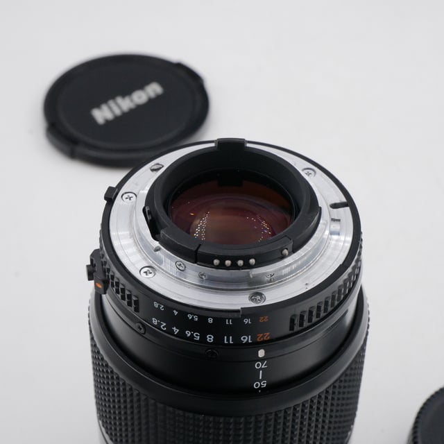 S-H-WTM953_2.jpg - Nikon AF 35-70mm F/2.8