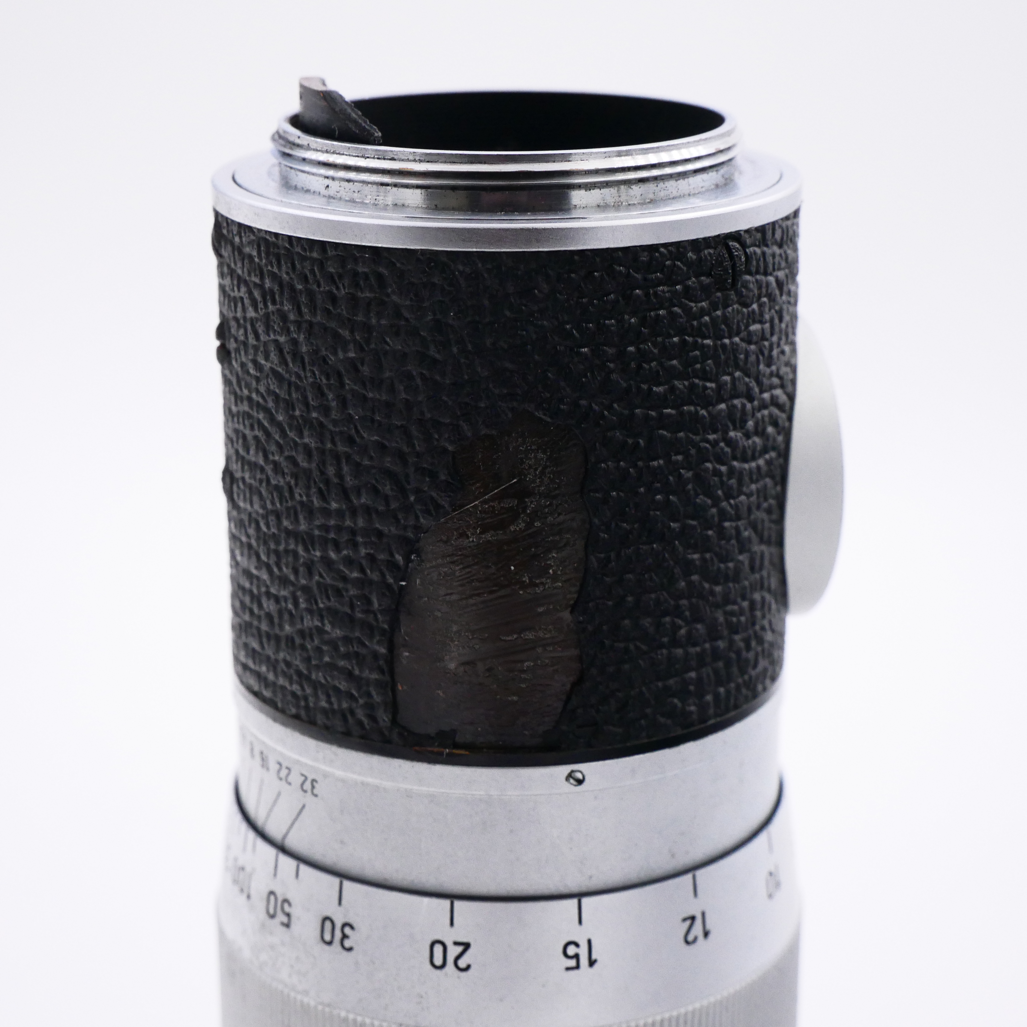 S-H-X5JSVU_4.jpg -  Leica MF 135mm F/4.5 Hektor Lens in Screw Mount - Image 1