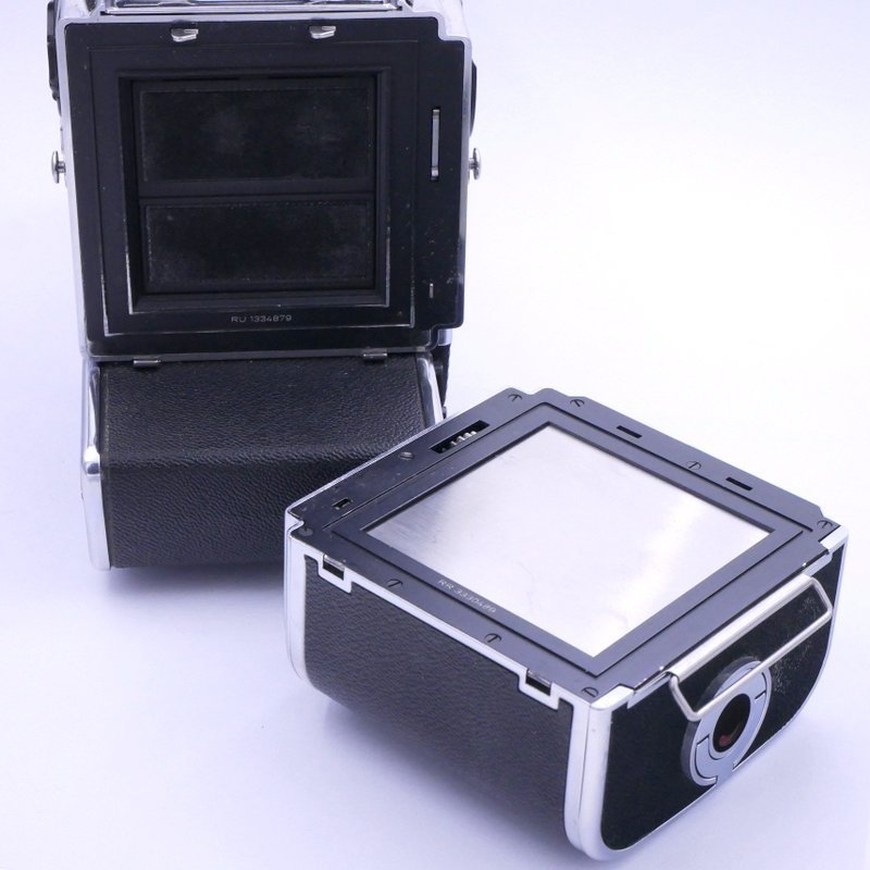S-H-XJUSV4_8.jpg - Hasselblad 553 ELX body with Waist Level Finder and A12 back - Image 7
