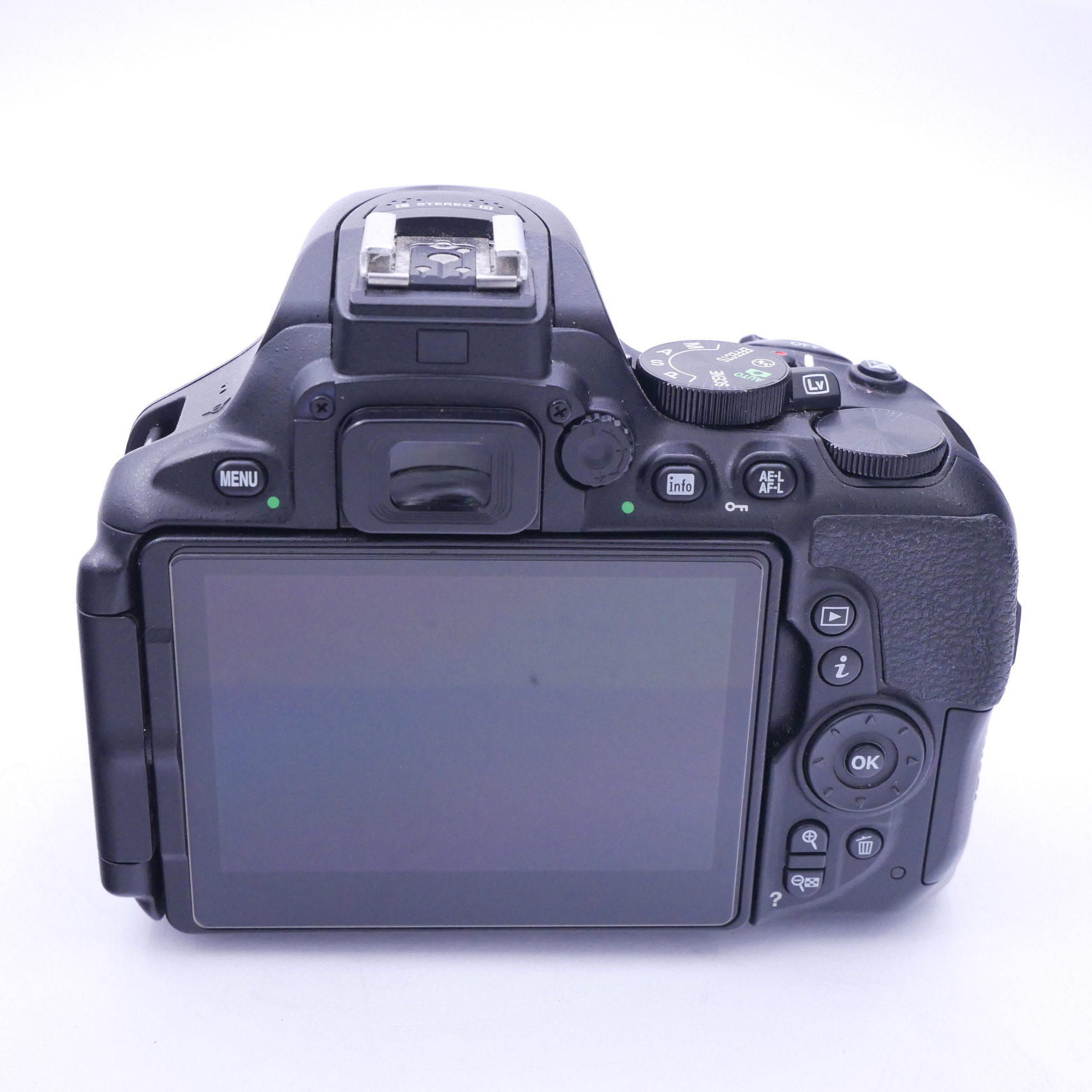 S-H-Y3U39L_2.jpg - Nikon D5600 + 18-55mm F3.5-5.6 14,800 Frames - Image 1